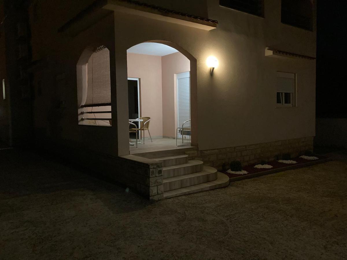 Apartman Turanj Exterior foto