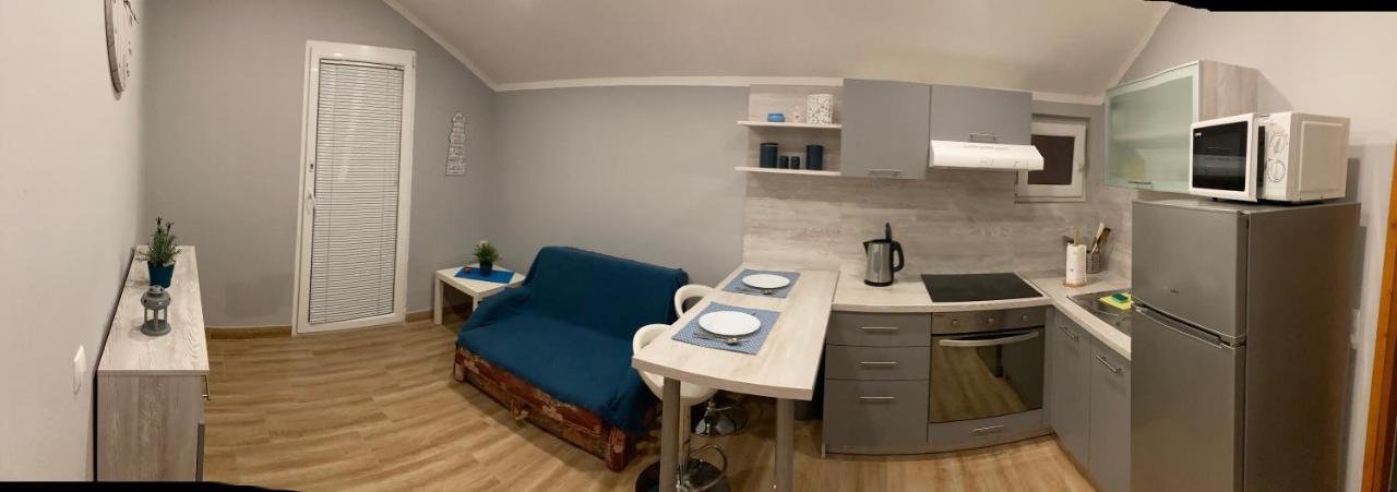 Apartman Turanj Exterior foto