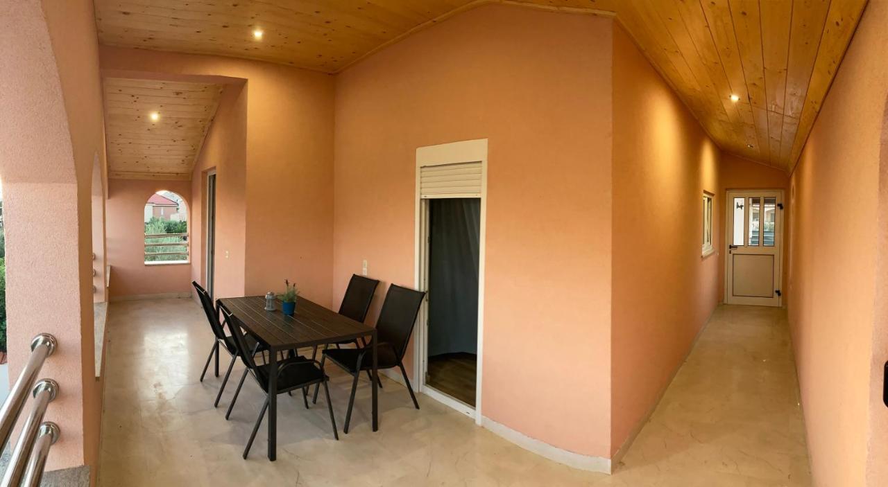 Apartman Turanj Exterior foto